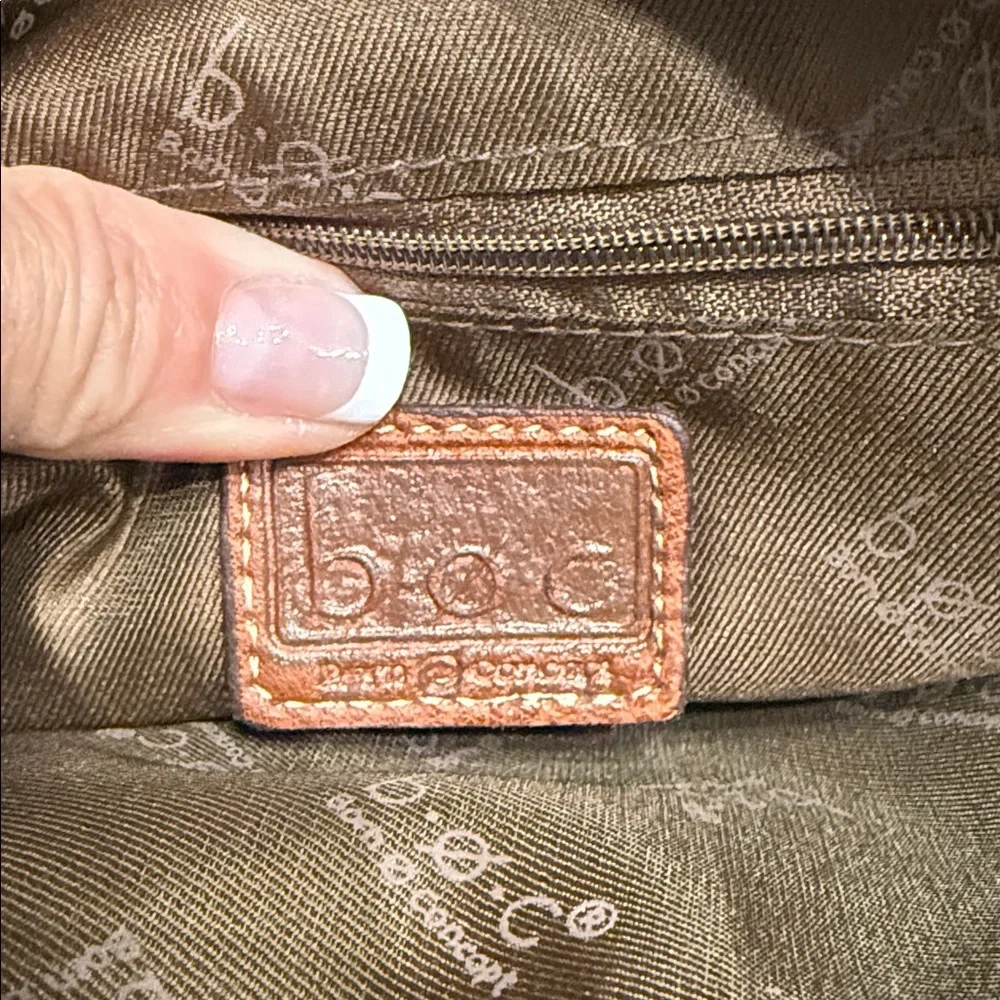 b.o.c. LEATHER CROSSBODY Messenger Bag NWT - Picture 9 of 11